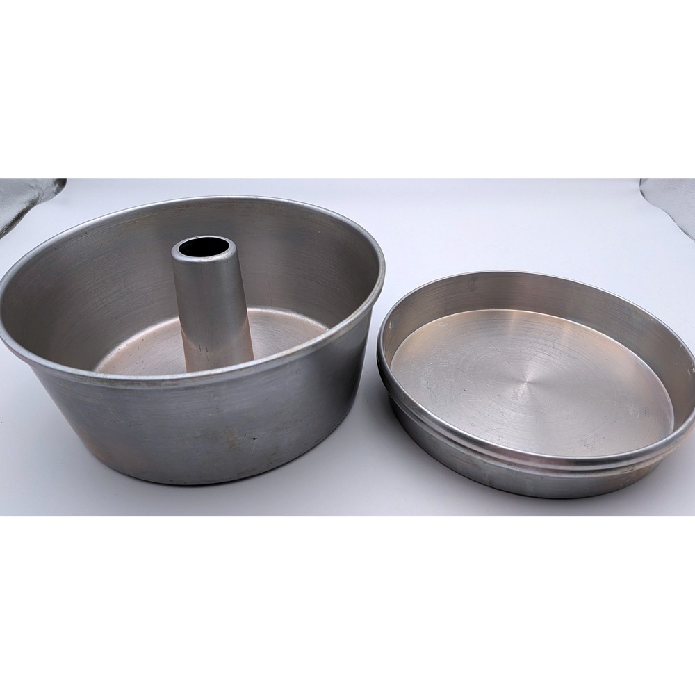 Wear-Ever 2734 Aluminum Angel Food Cake Pan Vintage 2 Piece Removable Bottom USA